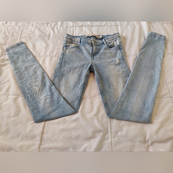 Zara Premium Wash Skinny Jeans (Light Stonewashed Denim) 💙 👖 (Size 2) - Picture 1 of 16